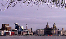 Thành phố Liverpool nhìn từ bờ sông Mersey. 
